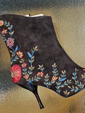 Beverly Feldman Vintage BoHo Black Suede Embroidered Booties Sz 9